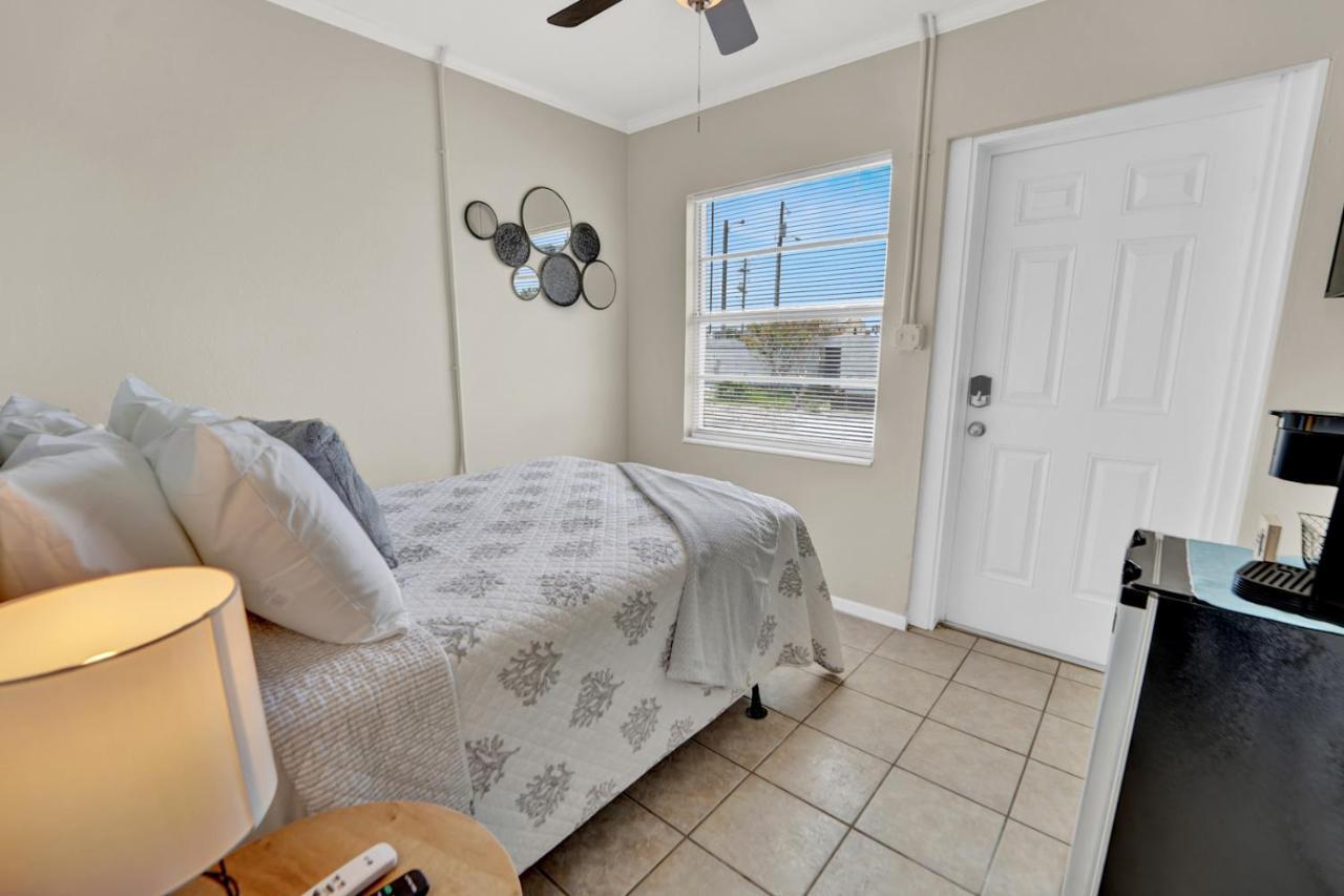 Sea Foam Suites Lower Grand Lagoon Eksteriør bilde