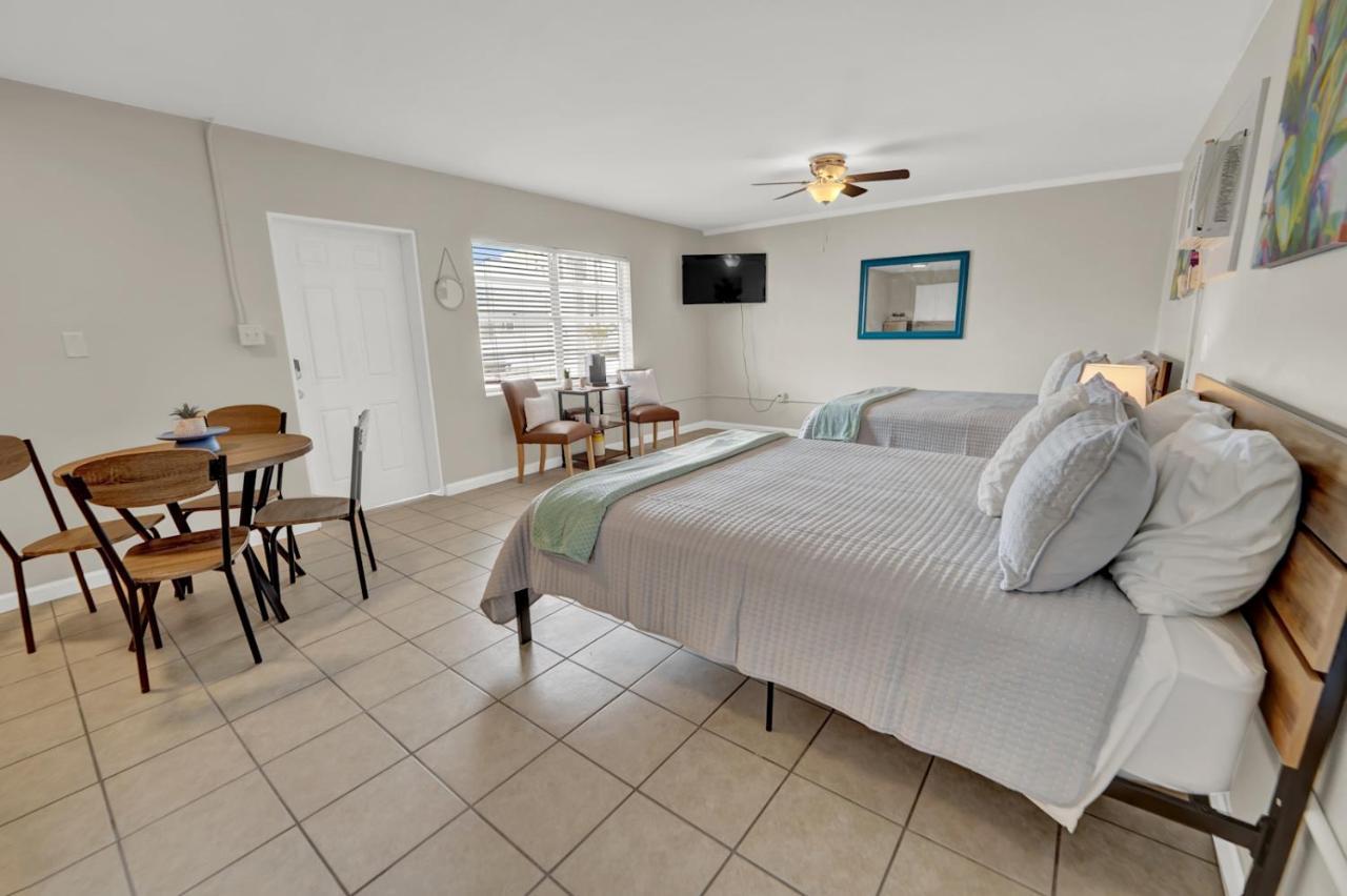 Sea Foam Suites Lower Grand Lagoon Eksteriør bilde