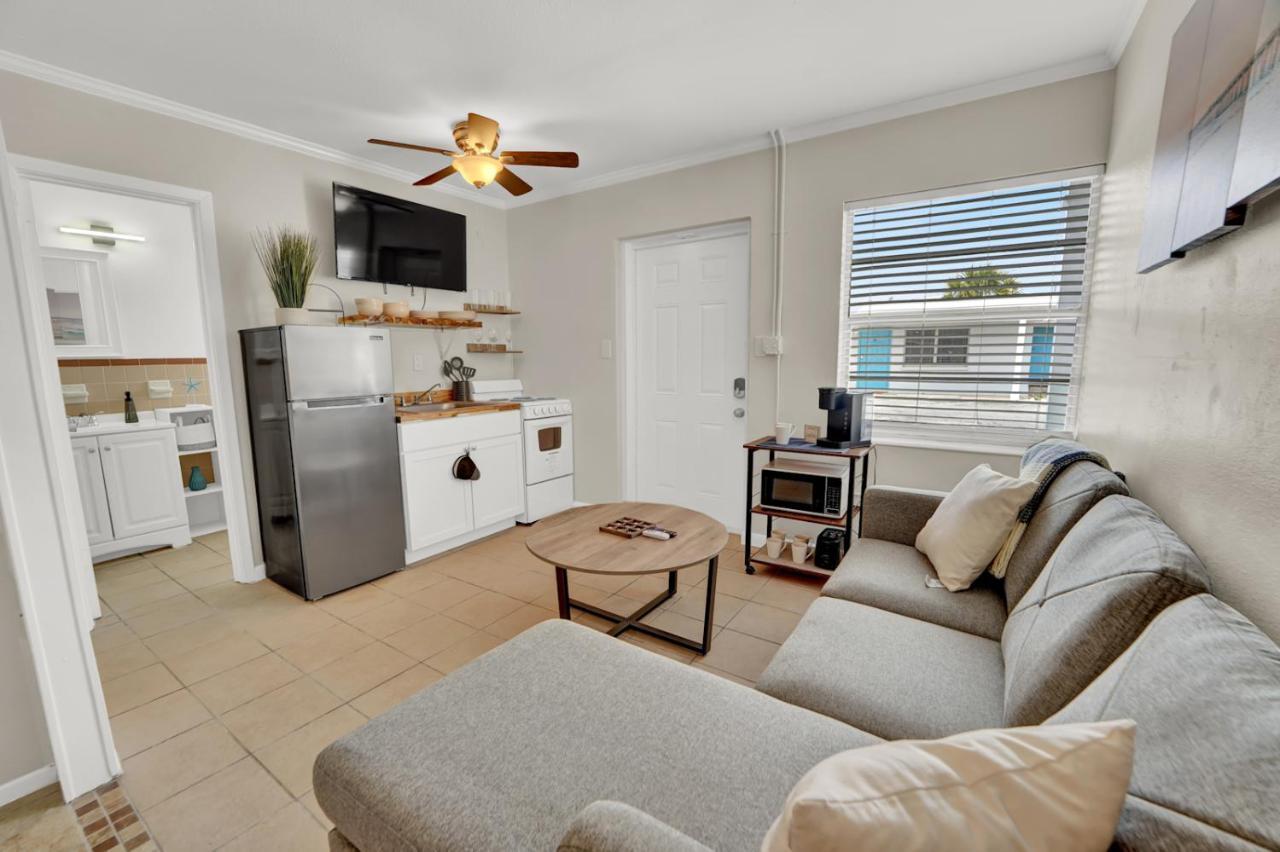 Sea Foam Suites Lower Grand Lagoon Eksteriør bilde